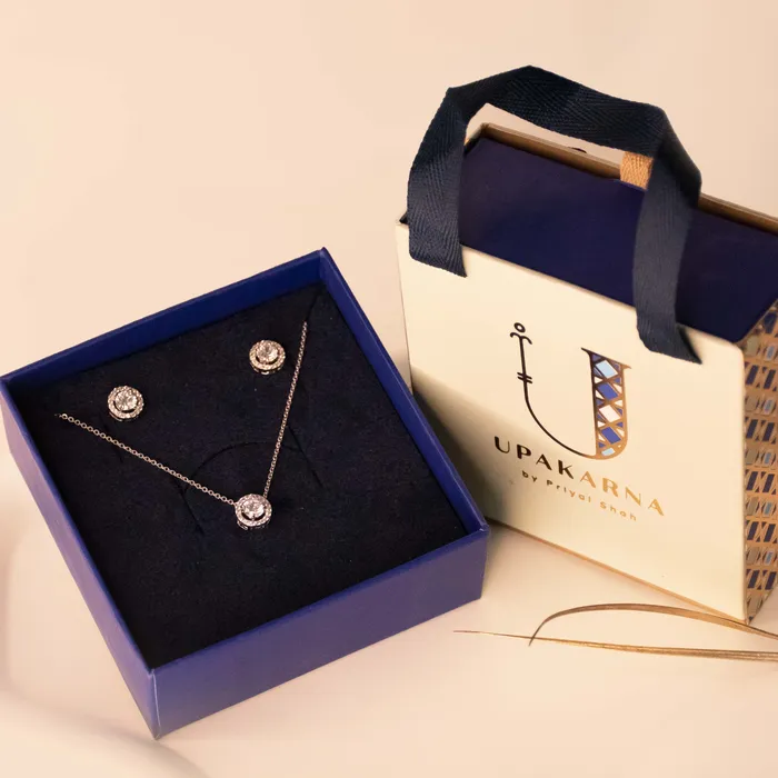 Necklaces Upakarna Round Diamond Necklace Gift Set