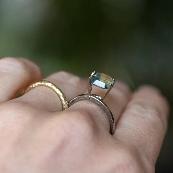 Rings 218CT EMERALD CUT MADAGASCAR SAPPHIRE PARTI YELLOW BLUE GLOWY 752X685X432MM EARLY ACCESS Nashan