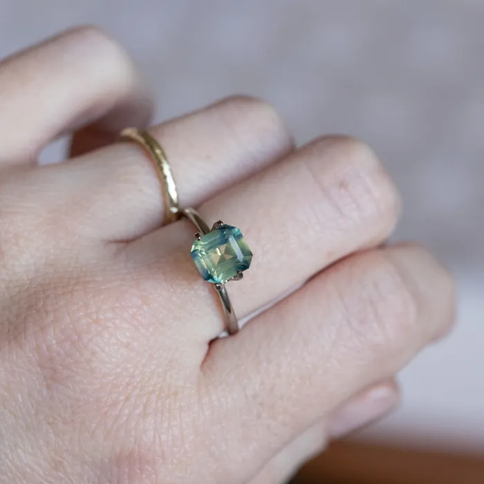 Rings 218CT EMERALD CUT MADAGASCAR SAPPHIRE PARTI YELLOW BLUE GLOWY 752X685X432MM EARLY ACCESS Nashan