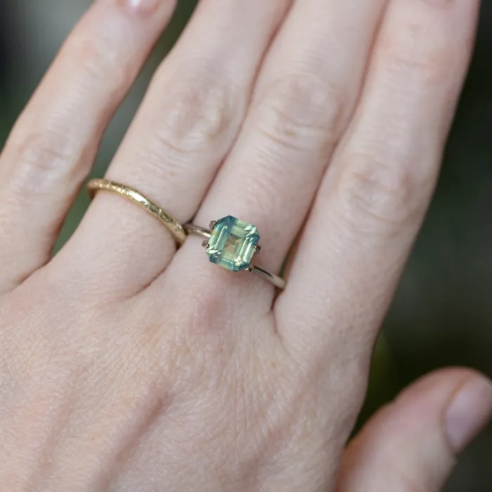 Rings 218CT EMERALD CUT MADAGASCAR SAPPHIRE PARTI YELLOW BLUE GLOWY 752X685X432MM EARLY ACCESS Nashan
