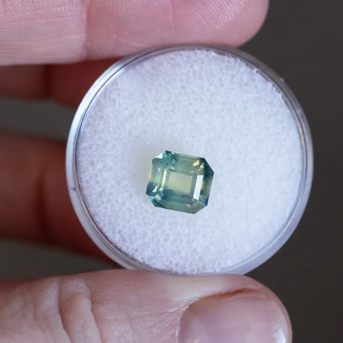 Rings 218CT EMERALD CUT MADAGASCAR SAPPHIRE PARTI YELLOW BLUE GLOWY 752X685X432MM EARLY ACCESS Nashan