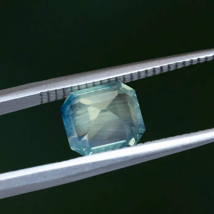 Rings 218CT EMERALD CUT MADAGASCAR SAPPHIRE PARTI YELLOW BLUE GLOWY 752X685X432MM EARLY ACCESS Nashan